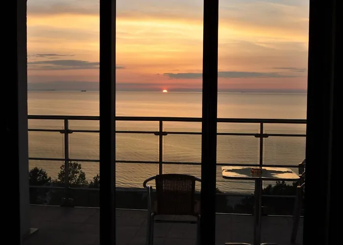 アパート Promenada28pl - Z Widokiem Na Morze ミエンジズドロイェ